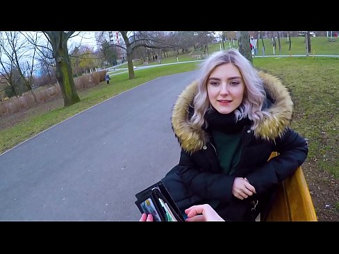 ❤️ Yn llyncu cum poeth dieithryn am arian - blowjob yn y parc gan Eva Elfie ☑Porno wrthon ni ﹏